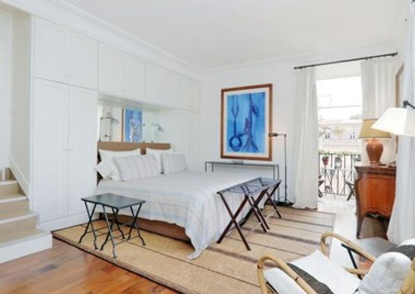 Attic-Spagna: 250mq. Duplex Penthouse located in 15th century Historical Building. Large double living room with fireplace, study, 3 bedrooms, 3 baths, spectauclar entertaining room with 360° views of antique Rome, rooftops and Cupoa’s. Ref #120