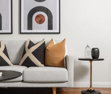Stylish loft-style apartment in lifestyle central - Photo 2
