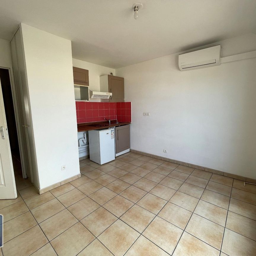 Location Appartement 1 pièce 18m² LE TAMPON 97430 - Photo 1