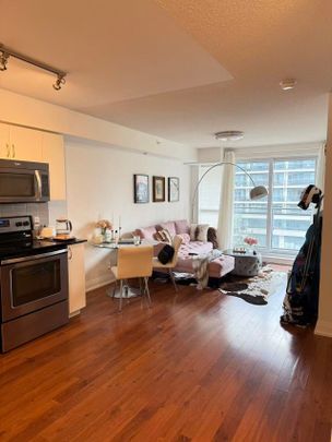 For Lease - 376 Highway 7 N/A Unit# 512, Richmond Hill, Ontario - Photo 1