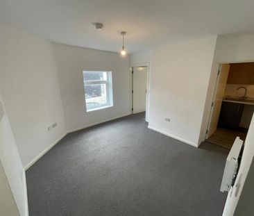 28 Victoria Street, BURTON-ON-TRENT - Photo 2