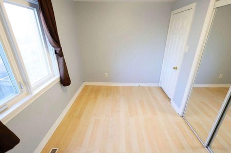 For Lease - 120 Town House Crescent, Brampton, Ontario - Photo 3