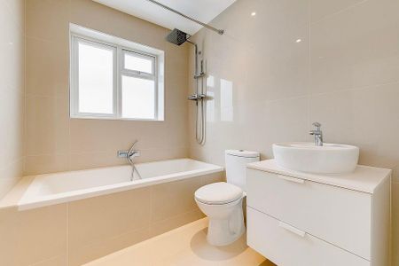 3 bedroom apartment to rent - Photo 3