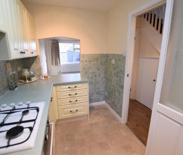 2 bedroom end of terrace house to rent - Photo 6
