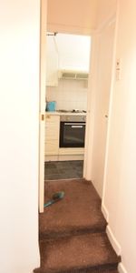 To Let Studio - Photo 4
