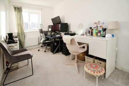 2 bedroom semi-detached house to rent - Photo 2