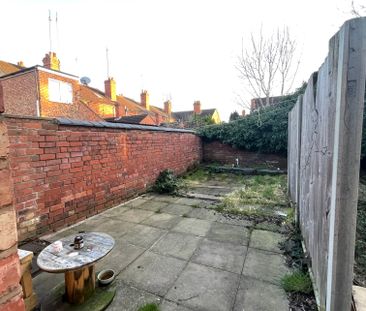 Mowbray Street Room 1 - Photo 3