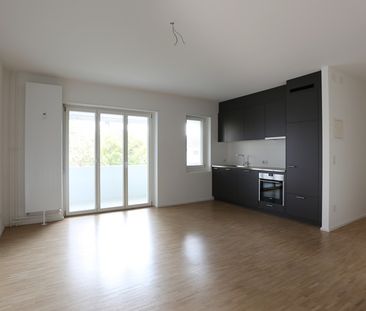 Helle 2-Zimmerwohnung in sanierter Liegenschaft mit grossem Balkon - Photo 2