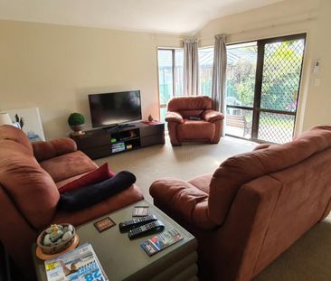 Quiet, Close To Town, Well Presented - Photo 6