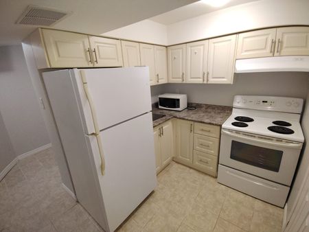 For Lease - 738 Stonepath Circle Unit# Lower, Pickering, Ontario - Photo 2