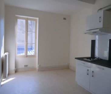 Location Appartement 1 pièce 31m² CHALON SUR SAONE 71100 - Photo 2