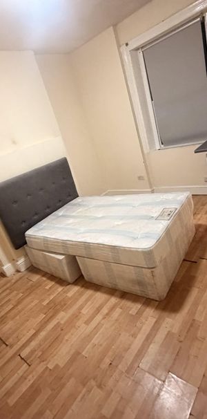 Room in a Shared House, Lee Road, SE3 - Photo 1