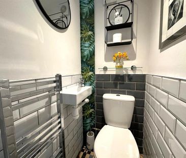 4 bedroom end of terrace house to rent - Photo 6