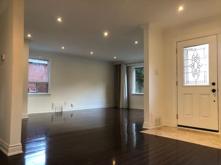 For Lease - 55 kenton Drive, Toronto, Ontario - Photo 2