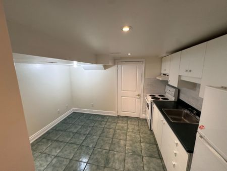 For Lease - 4 Beaver Bend Crescent Unit# Bsmt, Toronto, Ontario - Photo 4