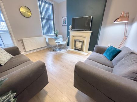 5 bedroom terraced house to rent - Photo 2