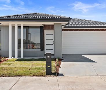 Spacious 4-Bedroom Family Home with Modern Comforts in Beveridge! - Photo 5