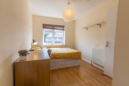 245 Fifth Avenue - Photo 3