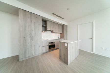 For Lease - 1 Yorkville Avenue Unit# 4702, Toronto, Ontario - Photo 4