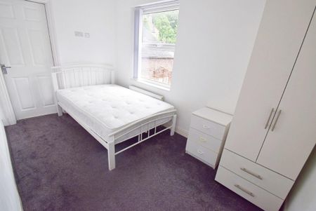 5 bedroom terraced house to rent - Photo 2