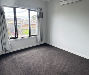 Stunning Home in Prime Clayton South Location - 4 Bedroom Family Ho... - Photo 5