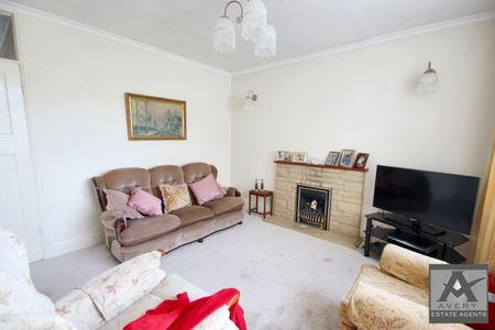 2/3 Bedroom Semi Detached Bungalow - Photo 3