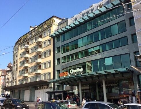 Logement spacieux au dernier étage - Photo 1