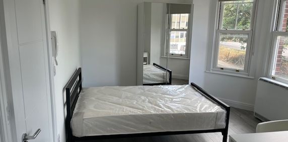 Studio Flat, South Hill Avenue, HA2 - Photo 2