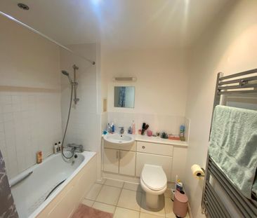 1 Bed Flat, Newport Avenue, E14 - Photo 6