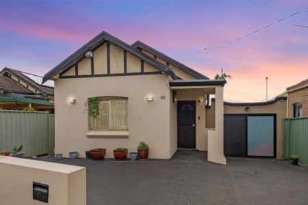 Well-Maintained 4-Bedroom Family Home - Photo 3