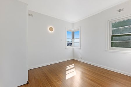 Charming large Art Deco Apartment - Photo 3