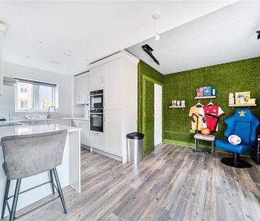 4 bedroom semi-detached house to rent - Photo 3