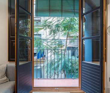 Recently Refurbished 2-Bedroom Apartment Near the City Centre - Photo 2