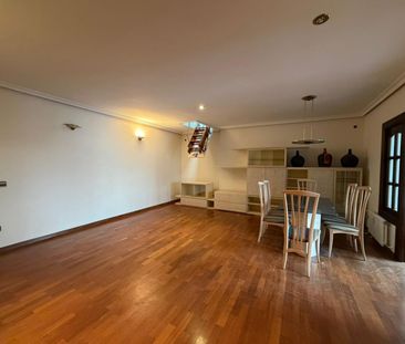 Piso de alquiler en Avilés - Doctor Graiño, Centro - Photo 2