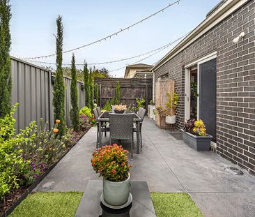 3/5 Dumbarton Street, Reservoir VIC 3073 - Photo 1