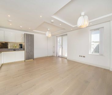 Atkinson Close, West Wimbledon, SW20, London - Photo 1