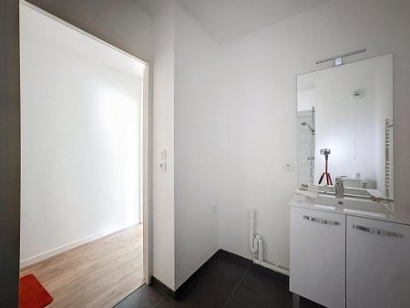 Location Appartement 1 pièce 37m² HAUBOURDIN 59320 - Photo 2