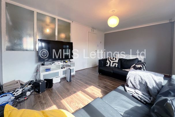 3 Bedroom End Terraced House for rent in Kendal Lane - Photo 1