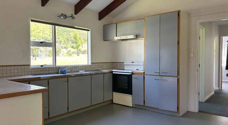 3 Bedroom Home - Double Garage - Photo 5