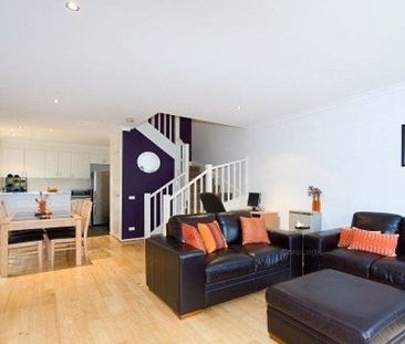 A Hop, Skip and a Jump to Everything!! - Photo 5