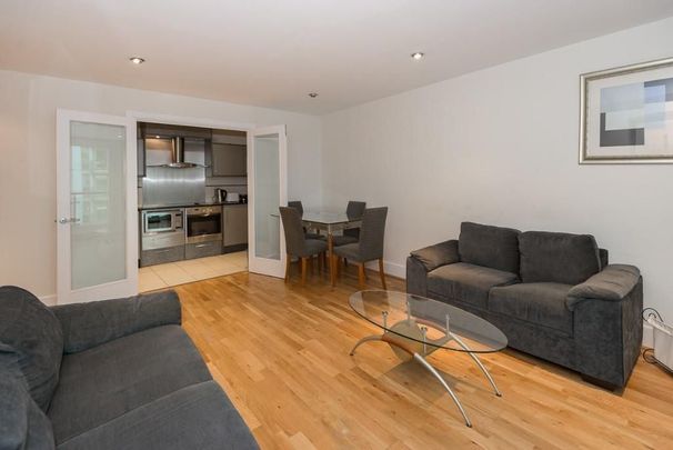 2 Bed Flat, St. George Wharf, SW8 - Photo 1