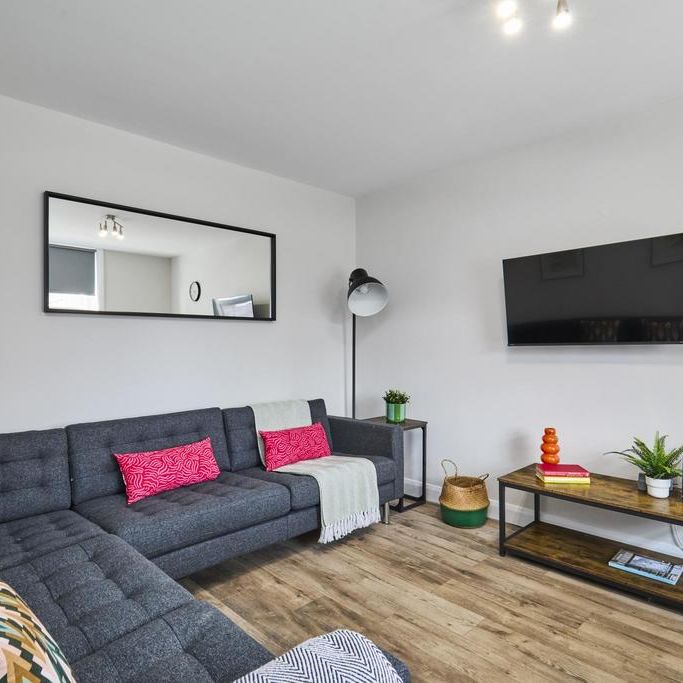 6 bedroom house to rent - Photo 1
