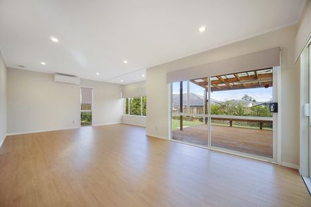 Modern 4-Bedroom Beauty in Wiri - Photo 3
