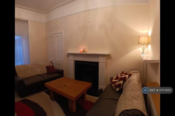 4 bedroom semi-detached house to rent - Photo 1