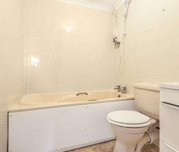 Windsor Drive, High Wycombe, HP13 - Photo 4