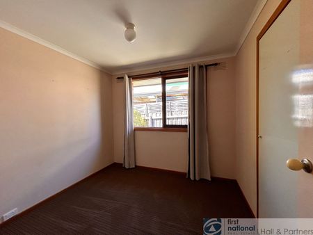 66 John Fawkner Drive, Endeavour Hills - Photo 2