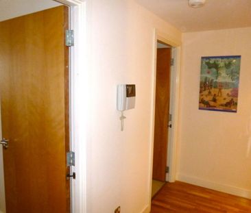2 bed Apartment for Rent - Photo 3