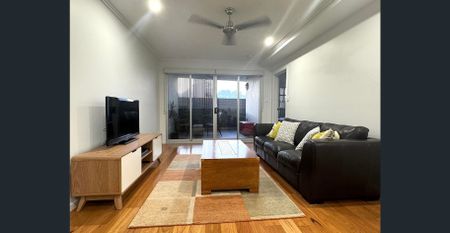 Modern 2-Bedroom Apartment in Prime Location - Photo 2
