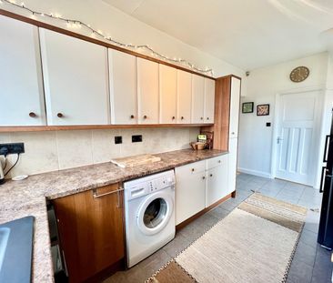 3 Bed Semi-Detached House, Station Road, NW4 - Photo 4