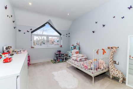 The Broadway, Farnham Common, Buckinghamshire,SL2 - Photo 4